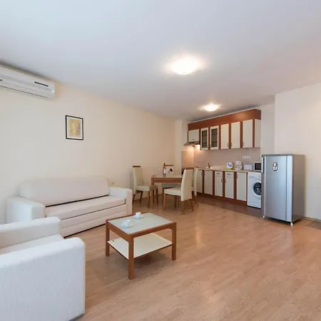 Gt Riviera Apartment *