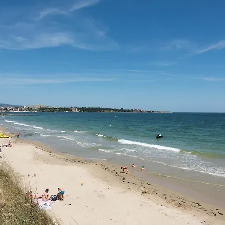 Gt Riviera Apartment