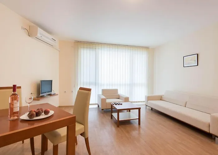 Gt Riviera Апартамент *